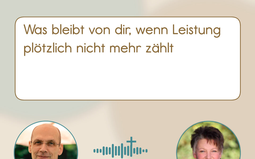 Unternehmerin oder Unternehmer hält inne und reflektiert über Lebenssinn, Leistung, Vorsorge und das, was wirklich bleibt.